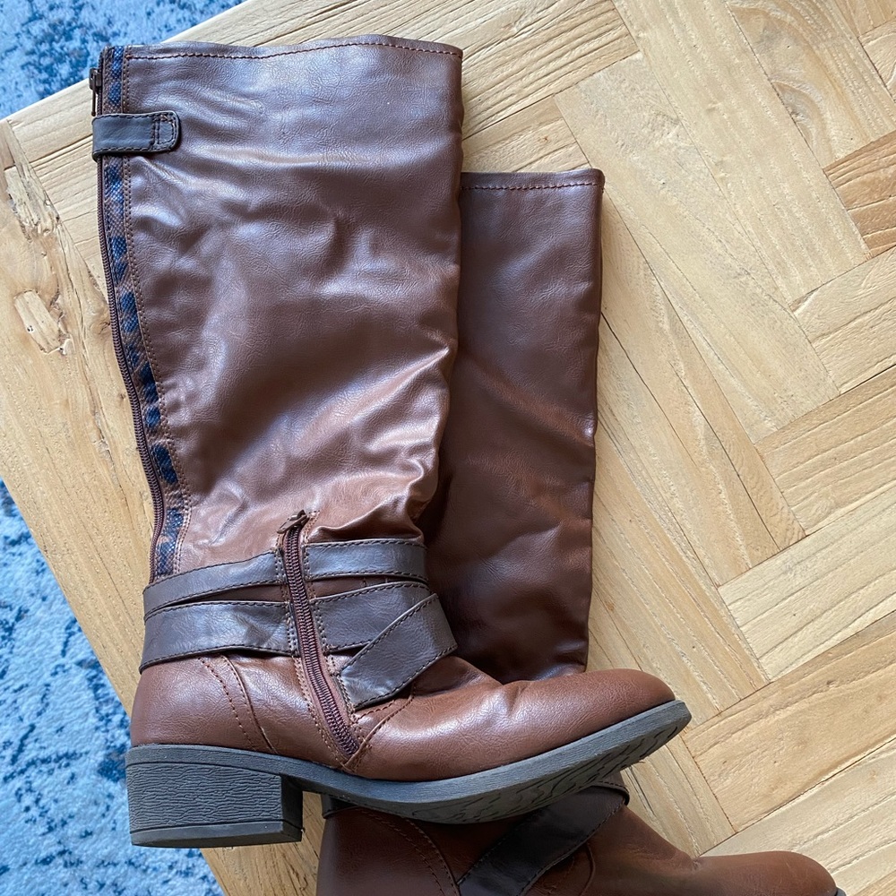 2-toned brown below the knee boots